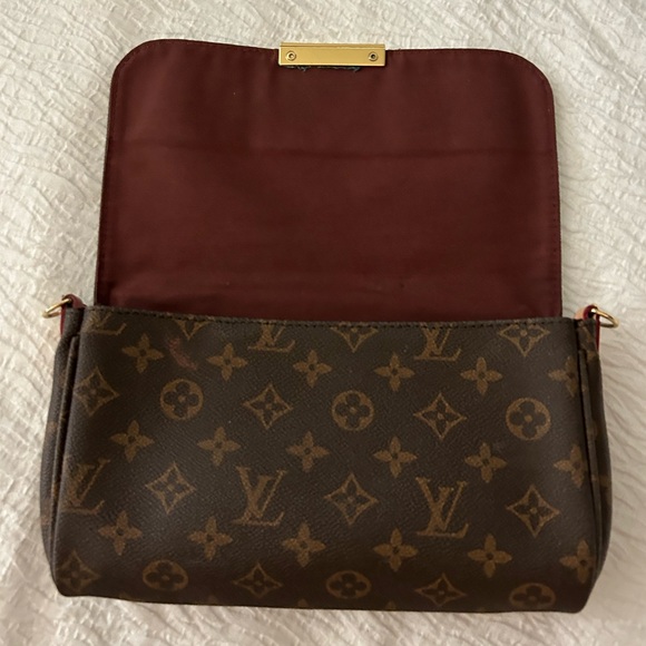 Louis Vuitton MM Favorite Purse - Picture 4 of 11